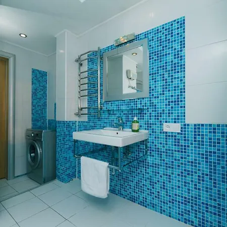 Alex Apartments On Lva Tolstogo Kyiv Exterior photo