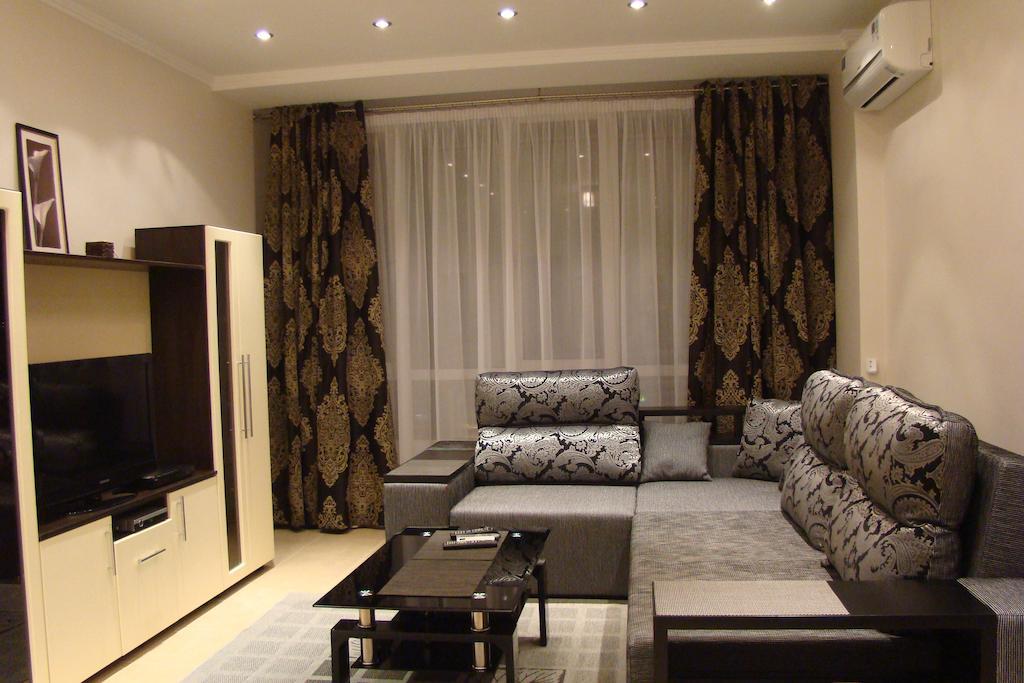 Apartment Alex On Lva Tolstogo