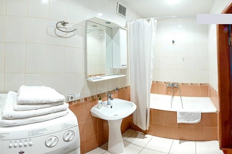 Apartment Alex On Lva Tolstogo