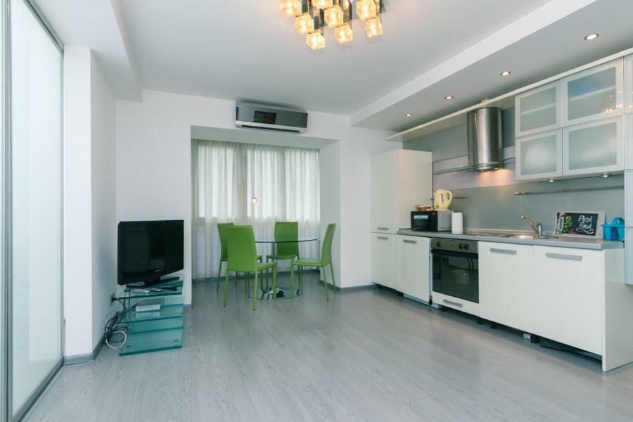 Apartment Alex On Lva Tolstogo *